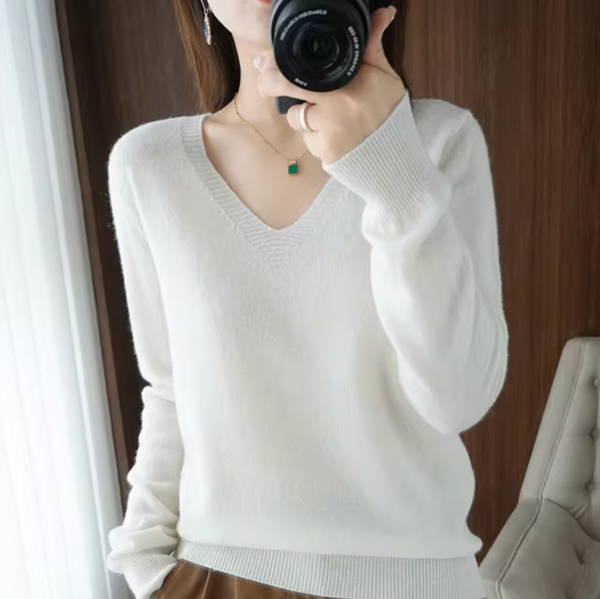 Faenza Luxurious V-Neck Sweater