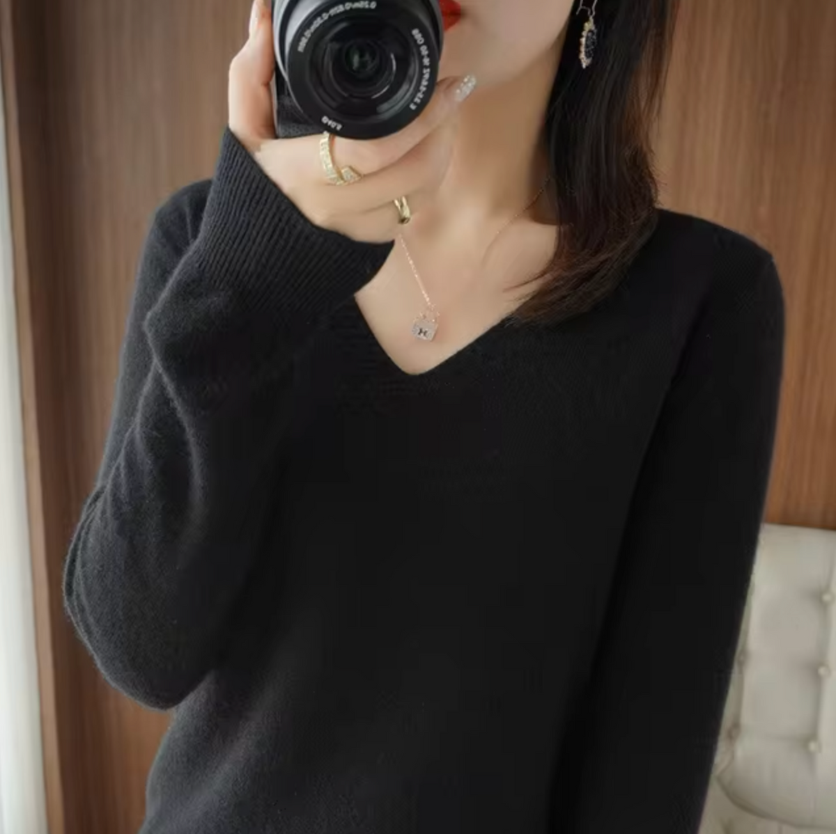Faenza Luxurious V-Neck Sweater