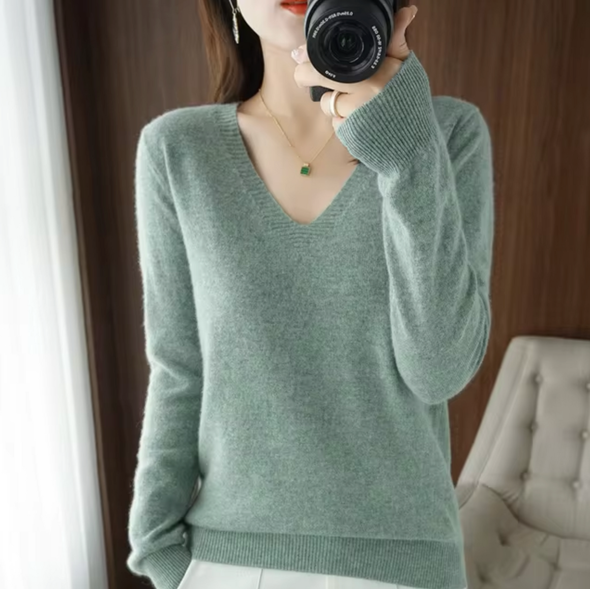 Faenza Luxurious V-Neck Sweater
