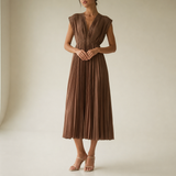 Comino Pleated V-Neck Midi Dress in Brown